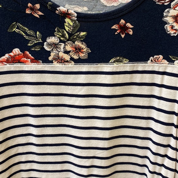 Maurice’s 3/4 sleeve 24/7 top - Picture 3 of 5